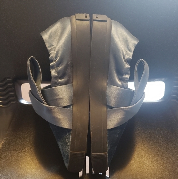 Mercedes Castillo MC Jamilla Slip On Sneakers - Picture 10 of 11